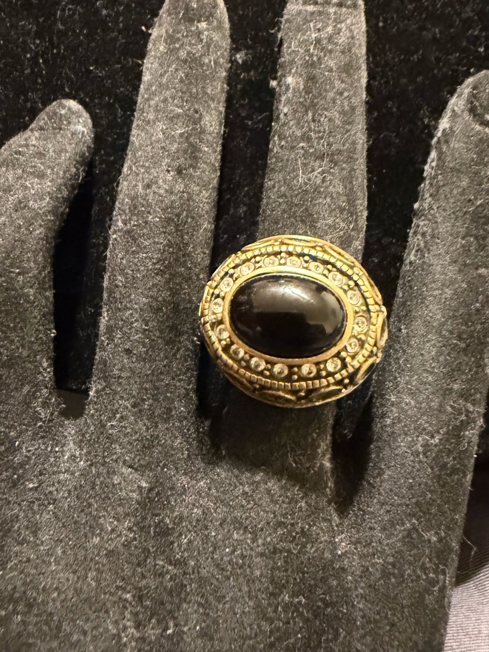 Heidi Daus Black Cabochon Crystal Gold Tone Statement Cocktail Ring Size 7